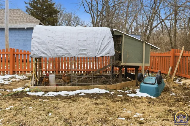 $229,900 | 77 Highway 40, Lecompton, KS 66050