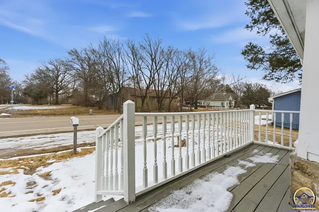 $229,900 | 77 Highway 40, Lecompton, KS 66050