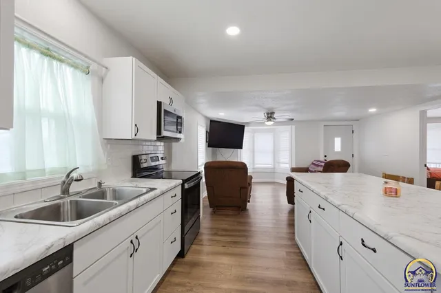 $229,900 | 77 Highway 40, Lecompton, KS 66050