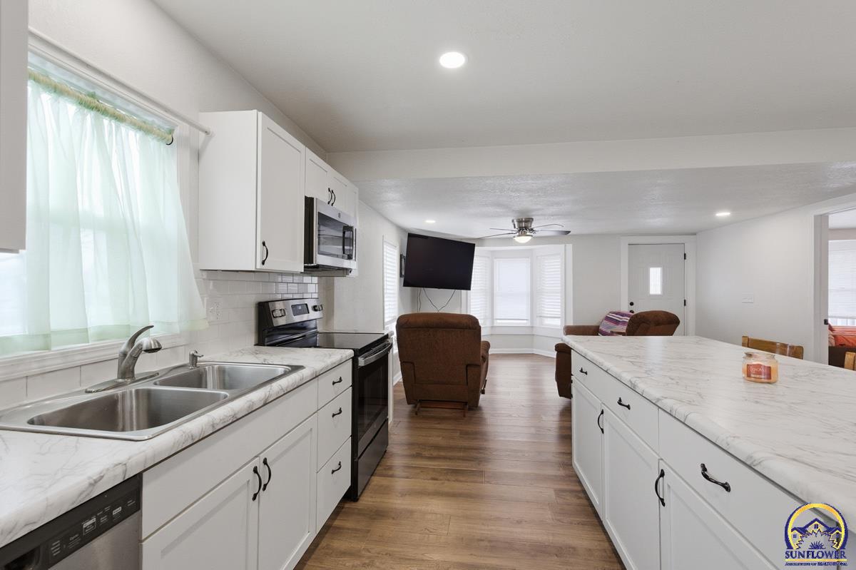 77 Highway 40 Lecompton, KS 66050 - Photo 7 of 31