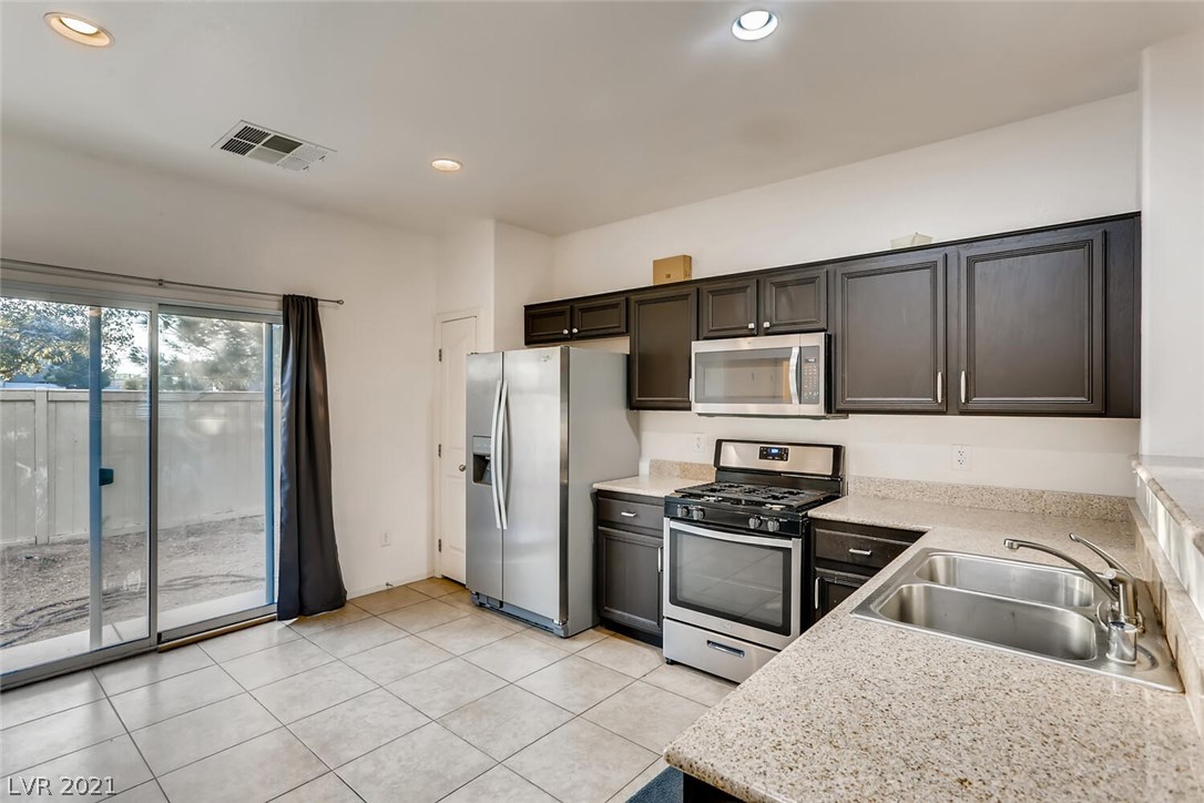 1731 Ferrell Street Las Vegas, NV 89106 - Photo 4 of 11