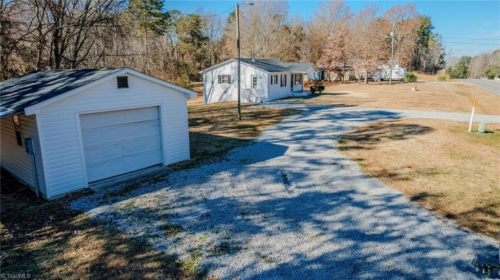 1166 Farmer Road Blanch, NC 27212 - Photo 4 of 45 Gallery Image 4