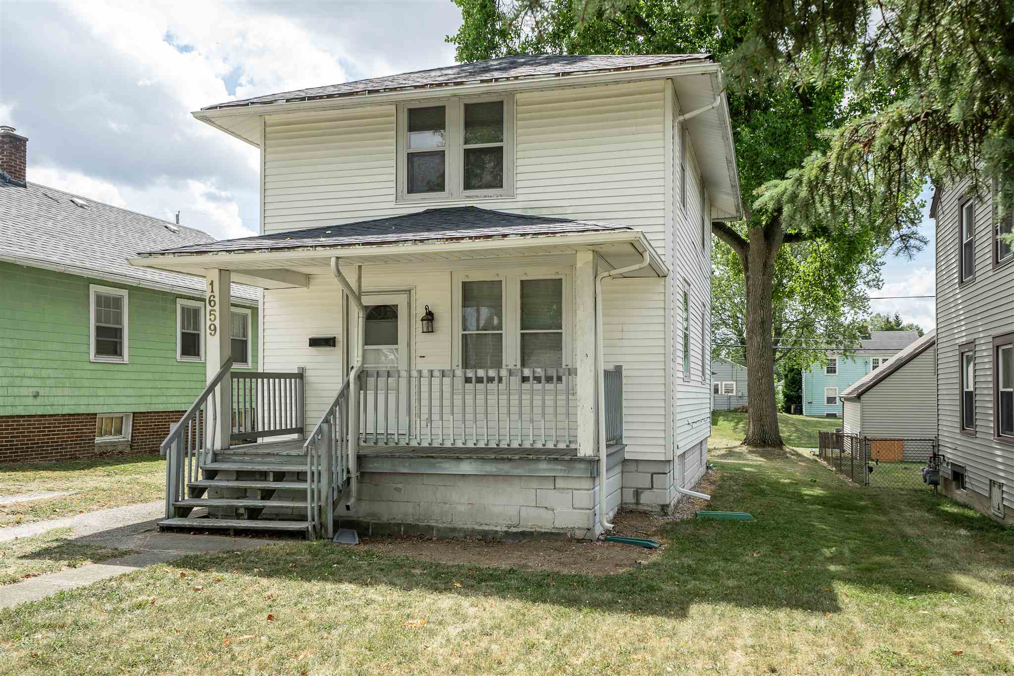 1659 Spring Street Fort Wayne, IN 46808 - Photo 1 of 28