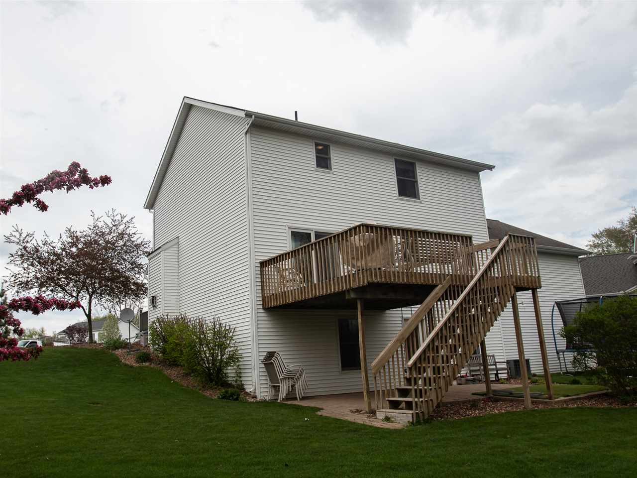 337 South Hunters Ridge Warsaw, IN 46582 - Photo 3 of 36 Gallery Image 3