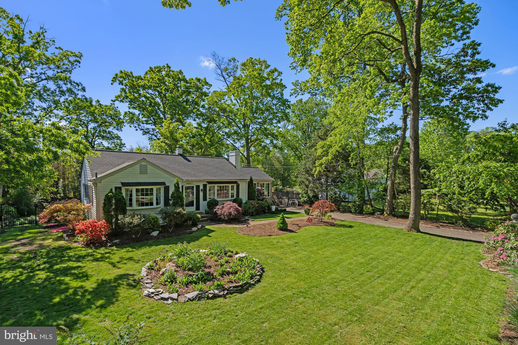4921 Ridgewood Road Alexandria, VA 22312 - Photo 4 of 48 Bright and beautiful!!