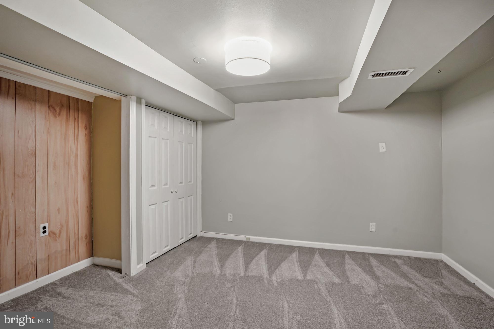 4921 Ridgewood Road Alexandria, VA 22312 - Photo 33 of 48 Another den on LL