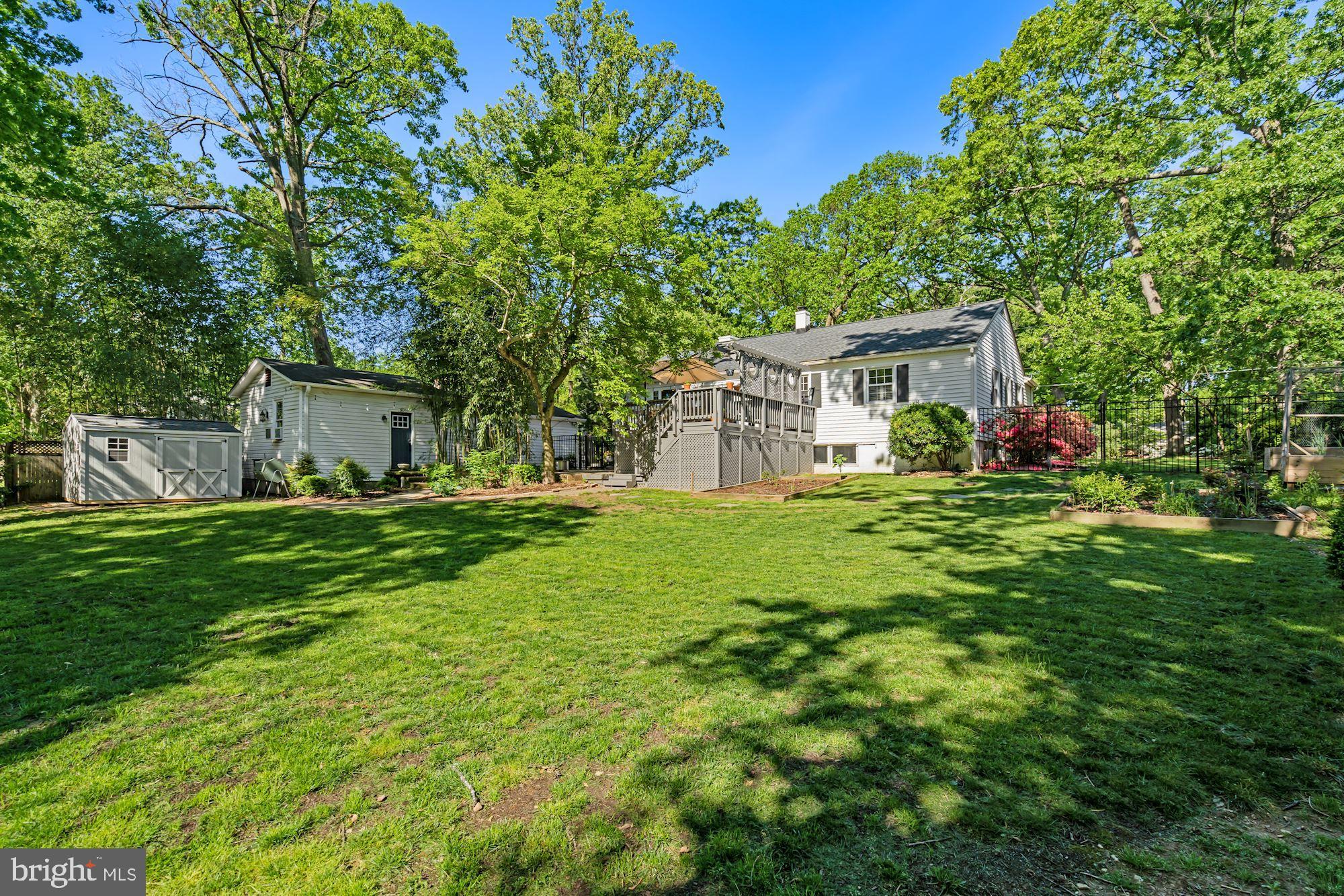 4921 Ridgewood Road Alexandria, VA 22312 - Photo 39 of 48 Expansive, private back yard