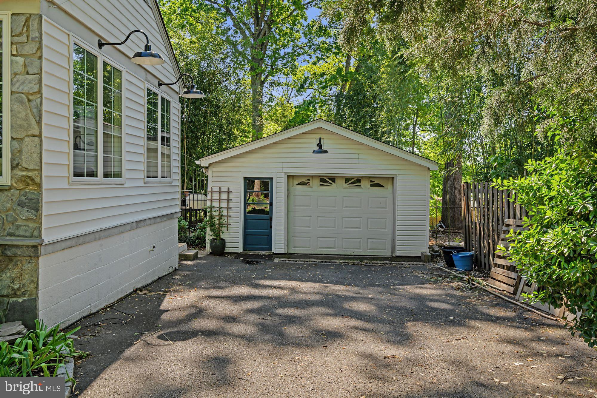 4921 Ridgewood Road Alexandria, VA 22312 - Photo 43 of 48 Front view of tandem garage