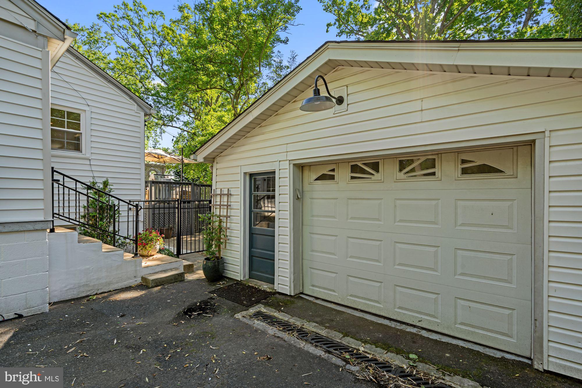 4921 Ridgewood Road Alexandria, VA 22312 - Photo 44 of 48 Fenced entrance to backyard from garage