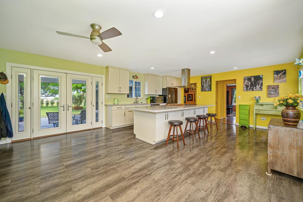 7230 Highhill Road Elk Grove, CA 95624 - Photo 9 of 61