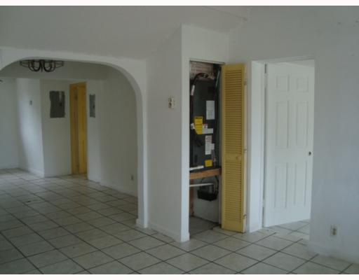 590 Oleander Road Lantana, FL 33462 - Photo 4 of 13 Additional Photo
