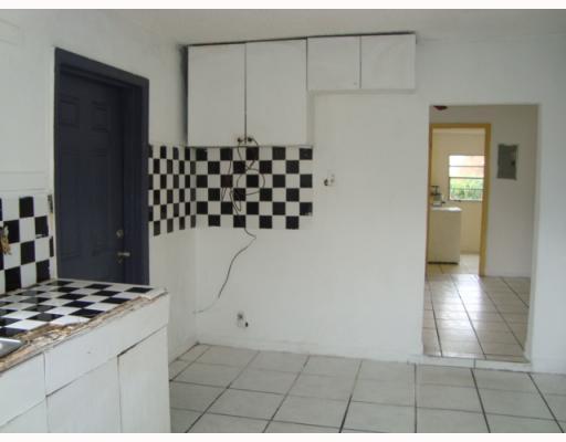 590 Oleander Road Lantana, FL 33462 - Photo 10 of 13 Additional Photo