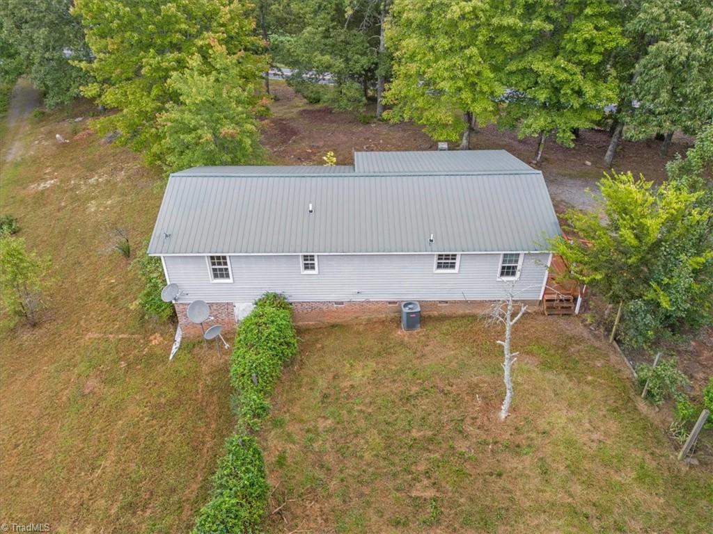944 Webb Road Madison, NC 27025 - Photo 8 of 41