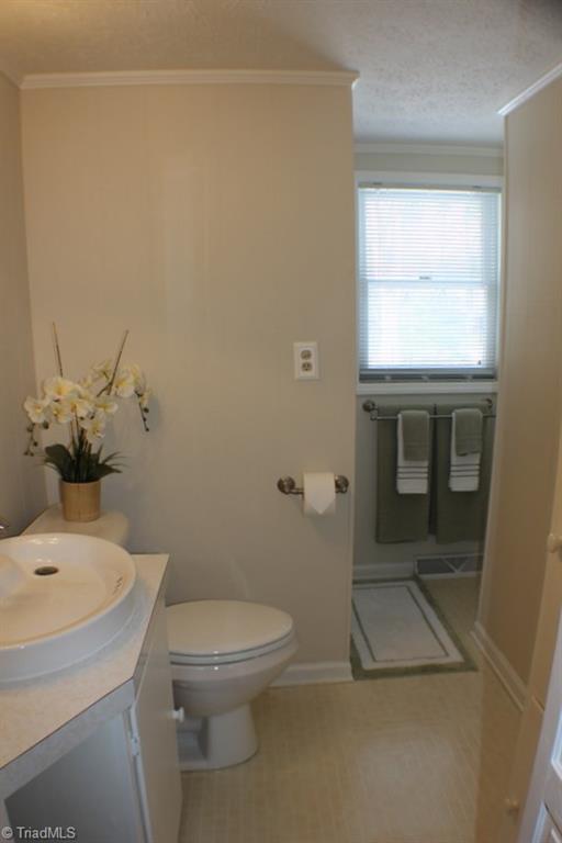 2039 McBride Road Mount Airy, NC 27030 - Photo 18 of 29 Gallery Image 18
