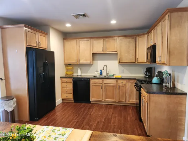 $4,800 | 48 Wright Street, Saratoga Springs, NY 12866