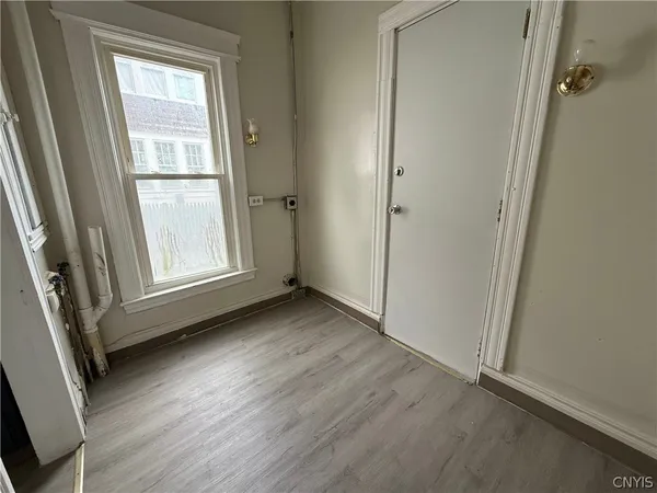 $2,100 | 367 Furman Street, Unit 1, Syracuse, NY 13205