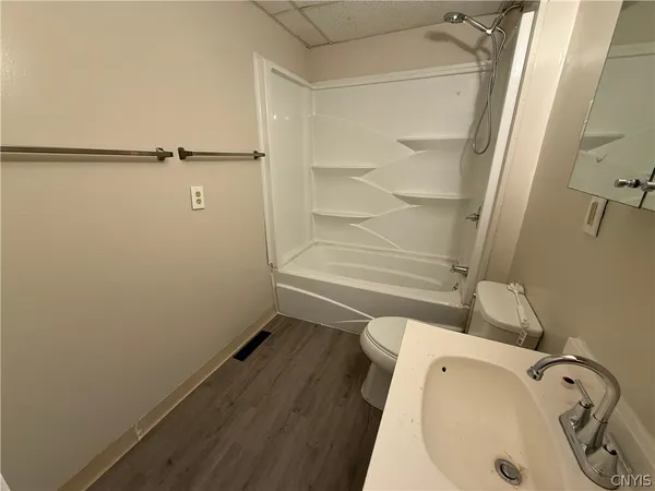 $2,100 | 367 Furman Street, Unit 1, Syracuse, NY 13205