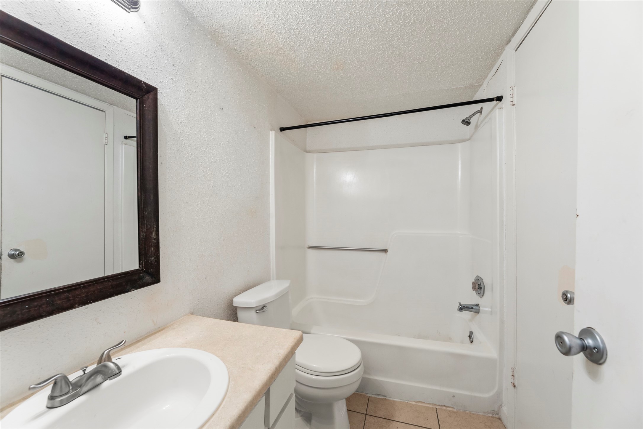12241 Copper Tree Pvt Lane Houston, TX 77035 - Photo 12 of 27