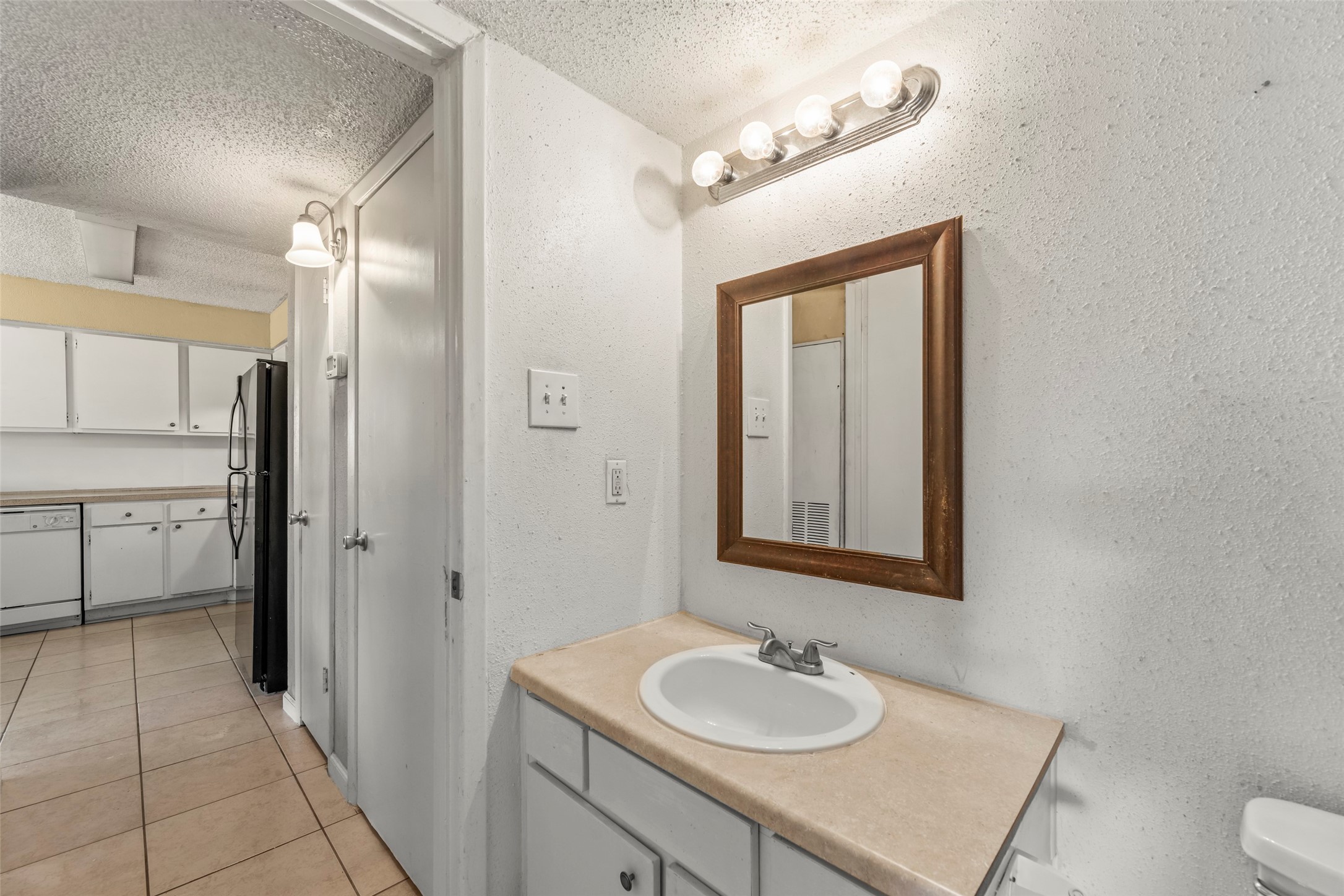 12241 Copper Tree Pvt Lane Houston, TX 77035 - Photo 20 of 27