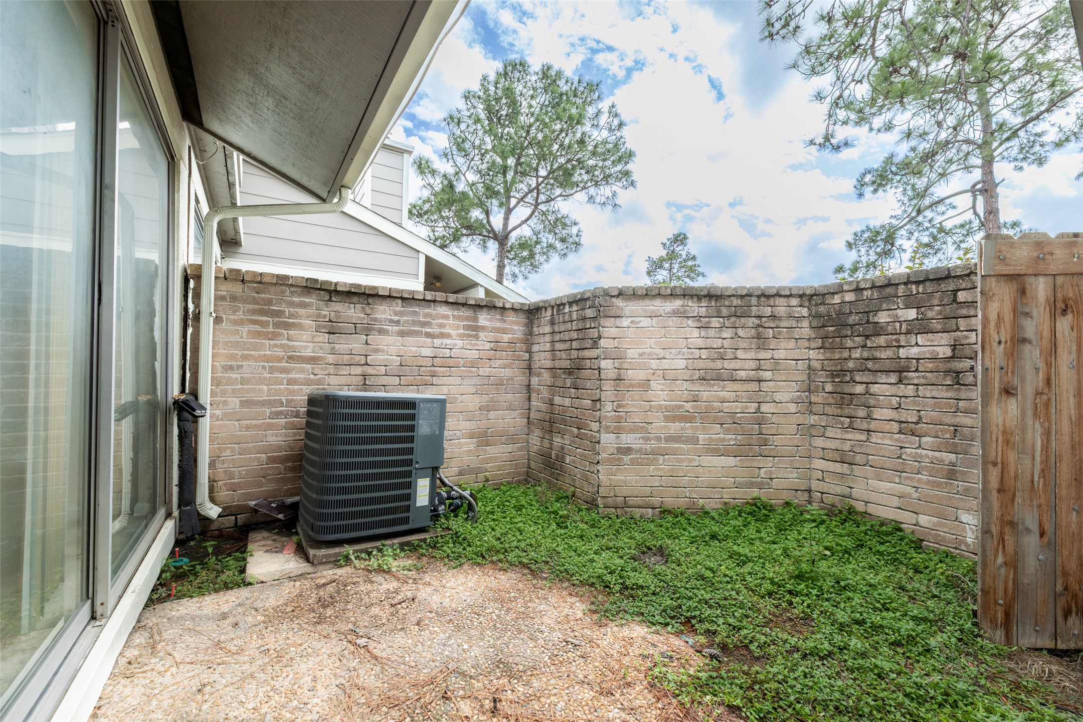 12241 Copper Tree Pvt Lane Houston, TX 77035 - Photo 25 of 27
