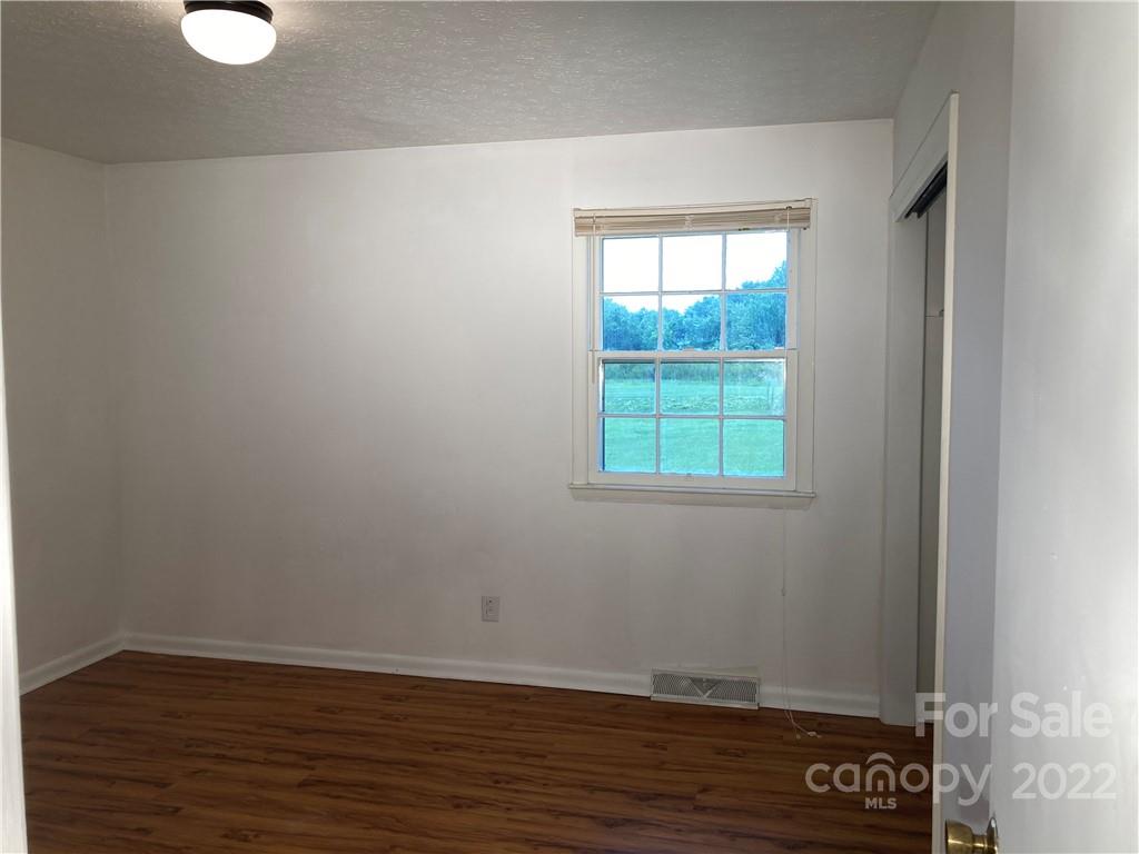 1318 Long Branch Road Grover, NC 28073 - Photo 20 of 25 Gallery Image 20