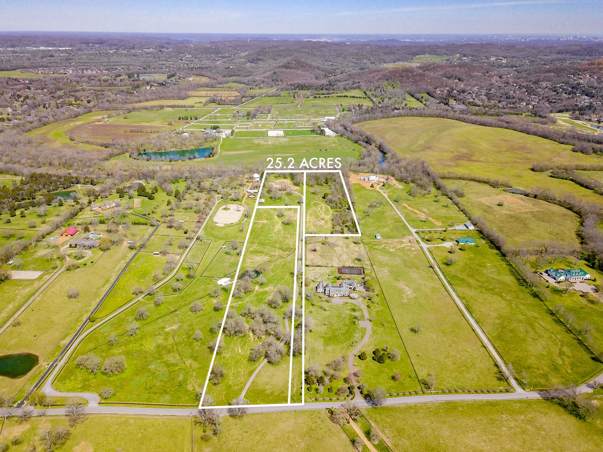 1418 Moran Road Franklin, TN 37069 - Photo 7 of 7 a view of an swimming pool
