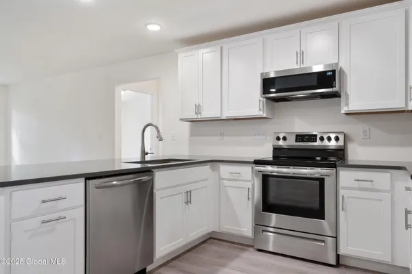$393,000 | 139 Carriage Boulevard, Rotterdam, NY 12306