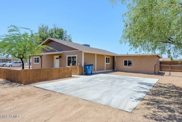 $285,000 | 324 South Ocotillo Drive, Apache Junction, AZ 85120