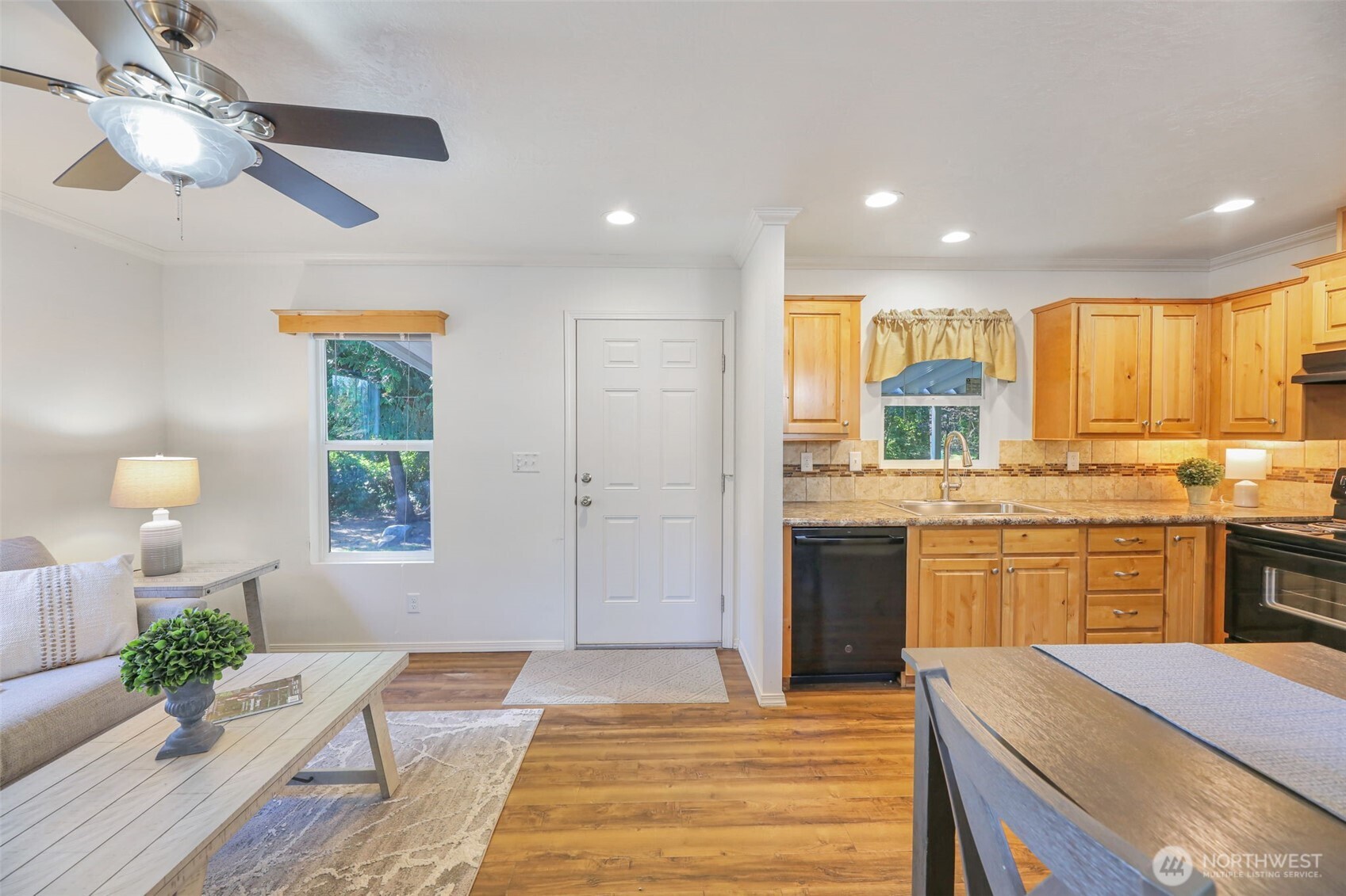 23708 Locust Way, Unit 26B Bothell, WA 98021 - Photo 3 of 22