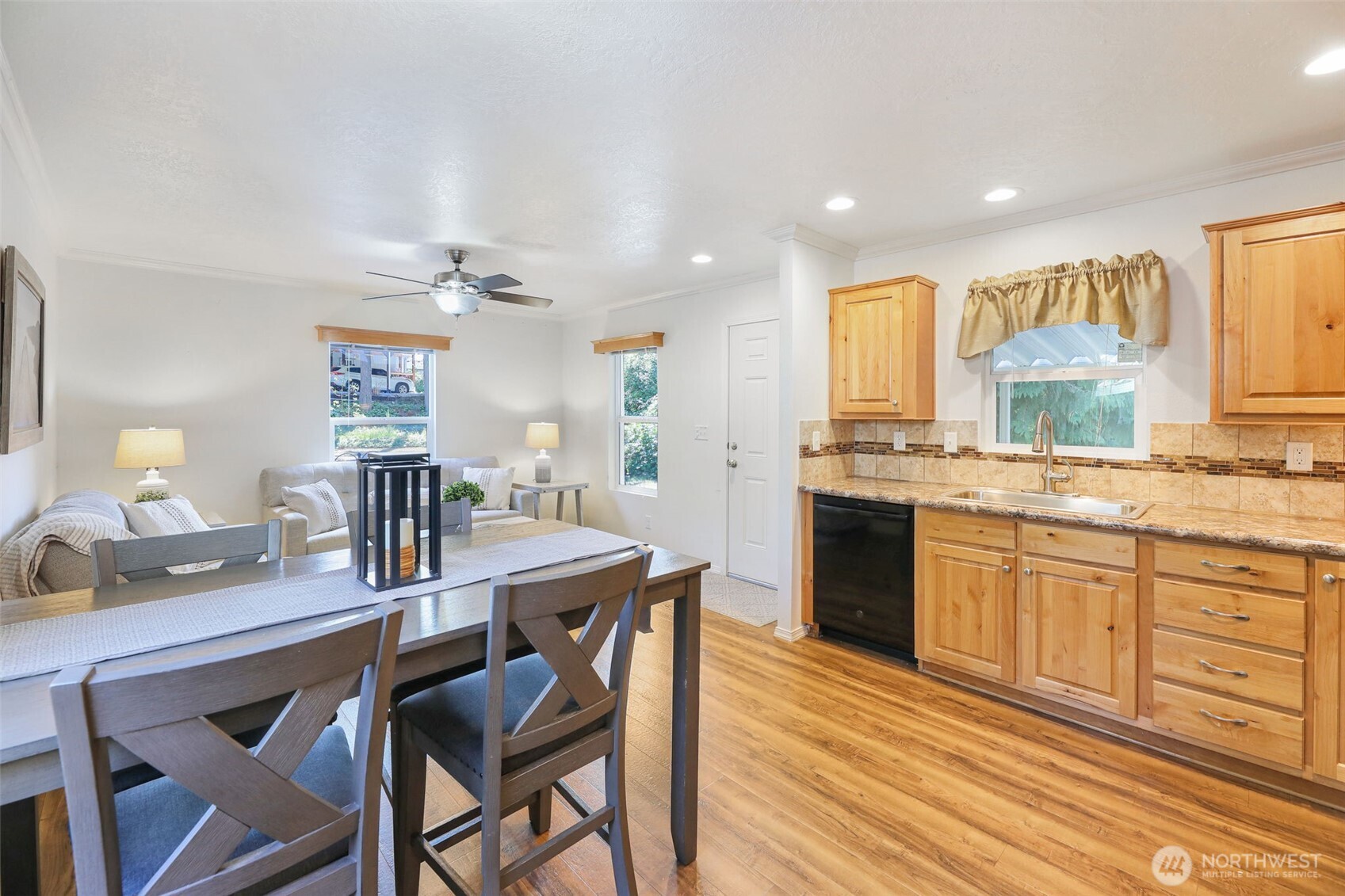 23708 Locust Way, Unit 26B Bothell, WA 98021 - Photo 8 of 22