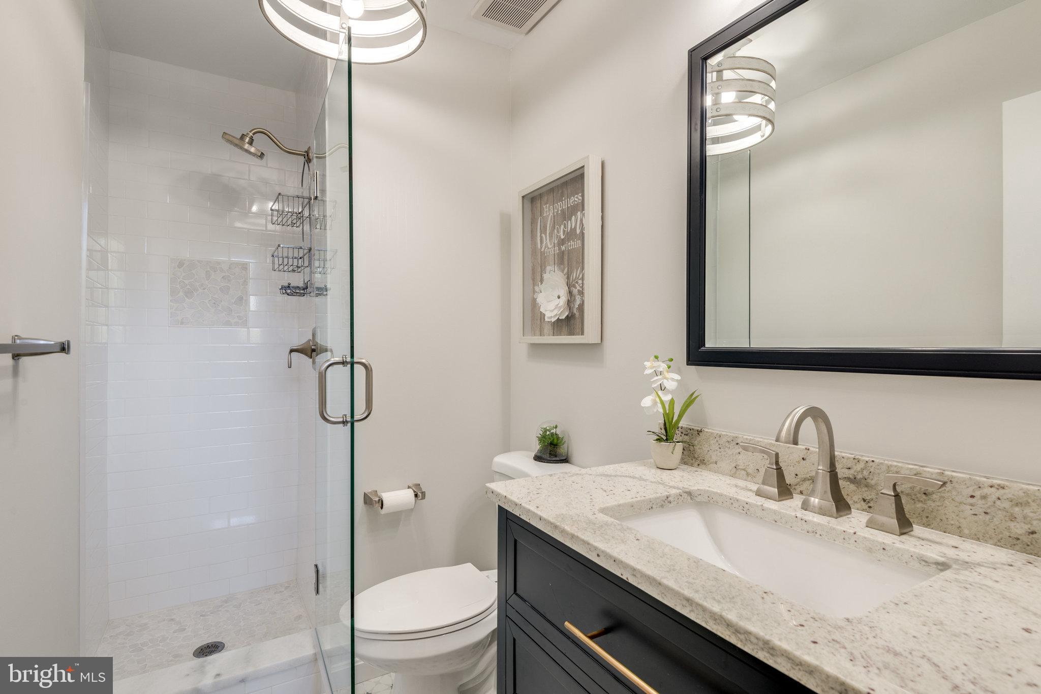 10998 Thrush Ridge Road Reston, VA 20191 - Photo 32 of 40 Lower level full bathroom