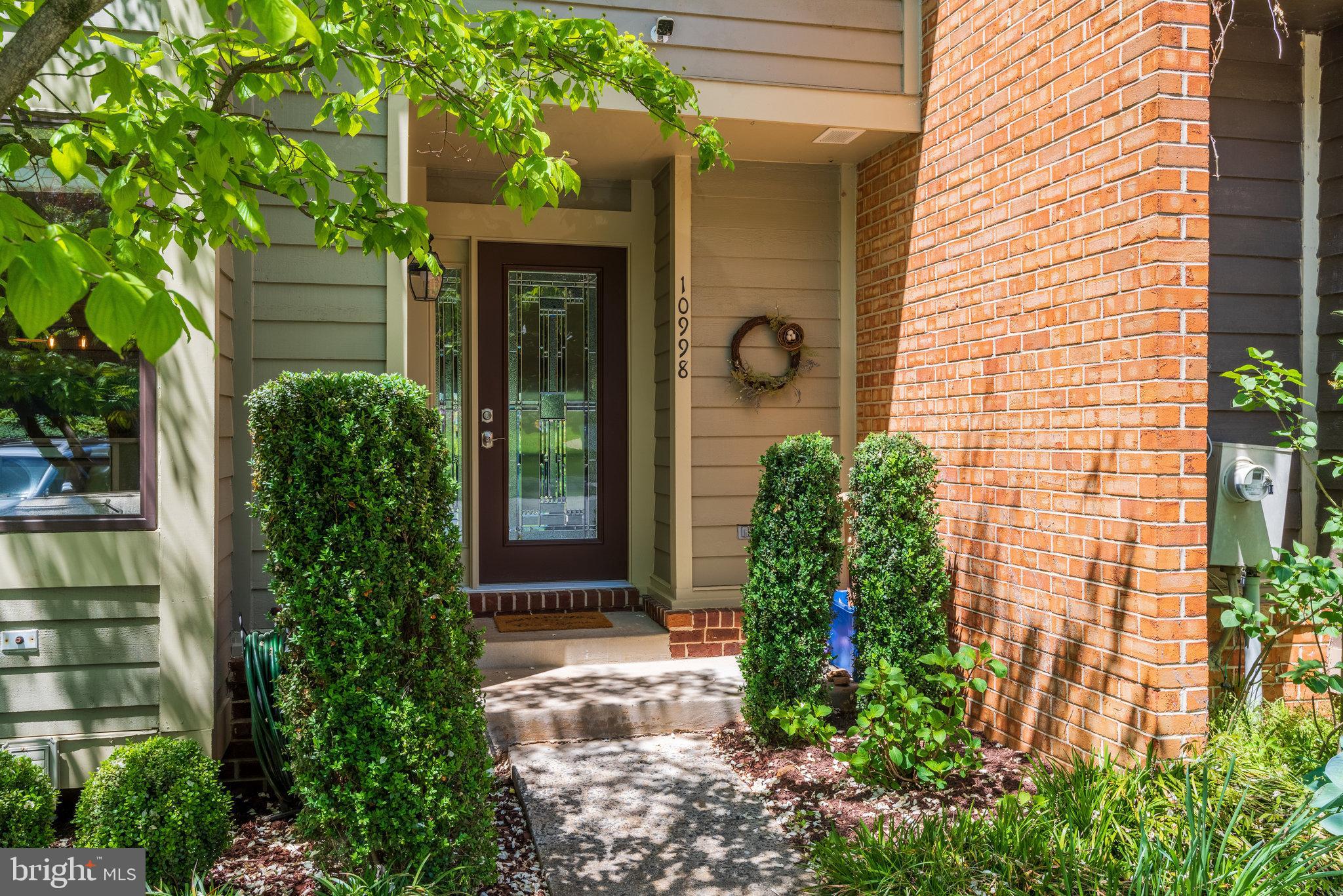 10998 Thrush Ridge Road Reston, VA 20191 - Photo 40 of 40 Beautiful glass detail door