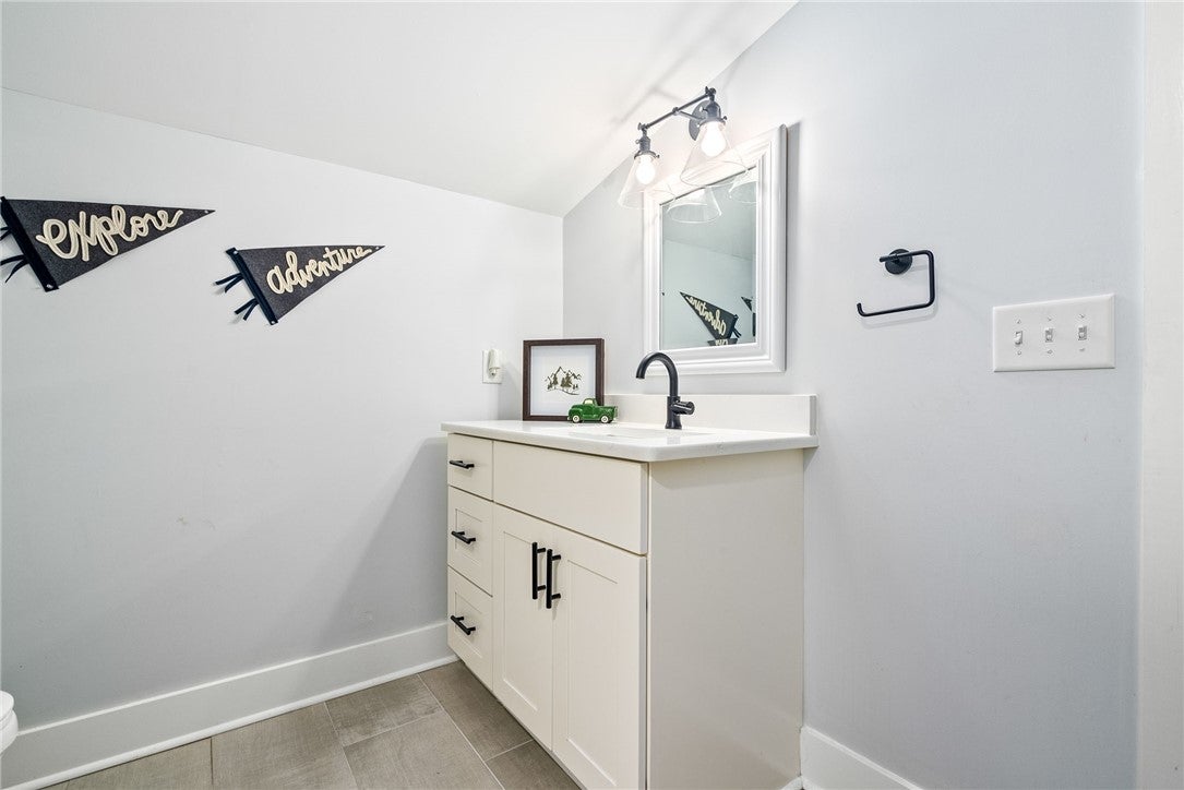 740 Moores Mill Road Auburn, AL 36830 - Photo 29 of 37 Upstairs bathroom
