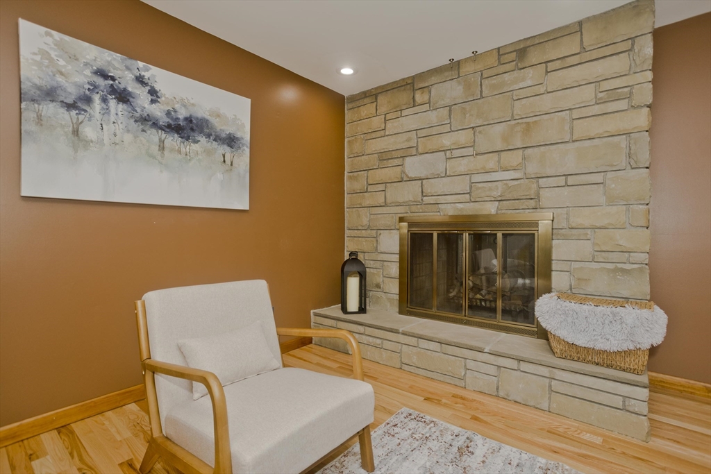 94 Vermont Street Holyoke, MA 01040 - Photo 11 of 40