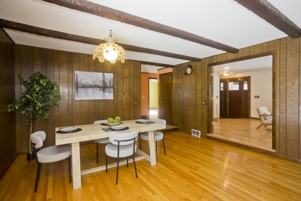 94 Vermont Street Holyoke, MA 01040 - Photo 17 of 40