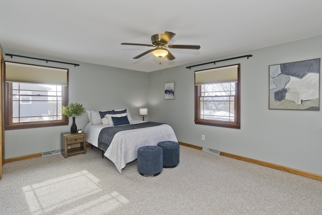 94 Vermont Street Holyoke, MA 01040 - Photo 22 of 40