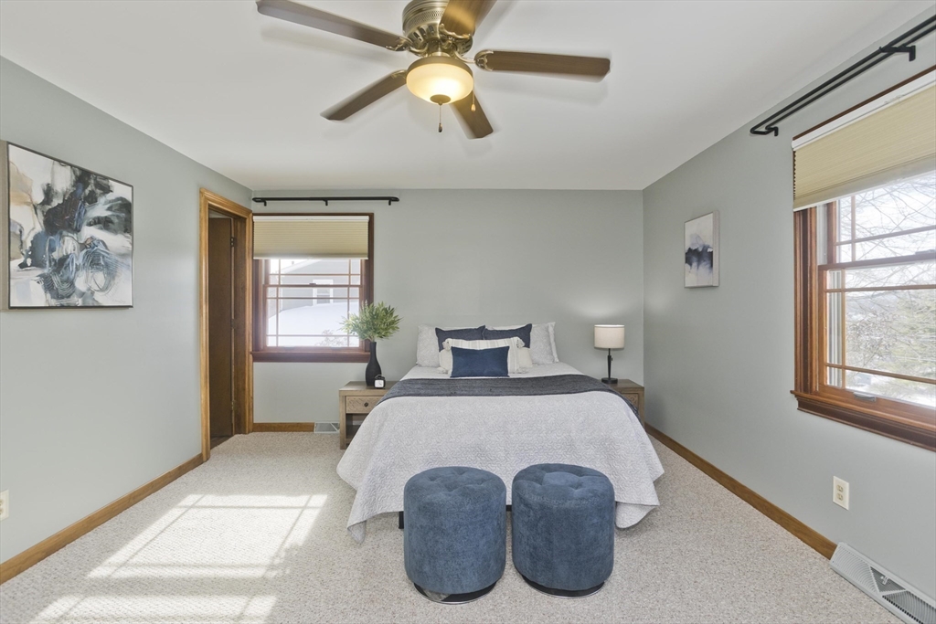 94 Vermont Street Holyoke, MA 01040 - Photo 23 of 40