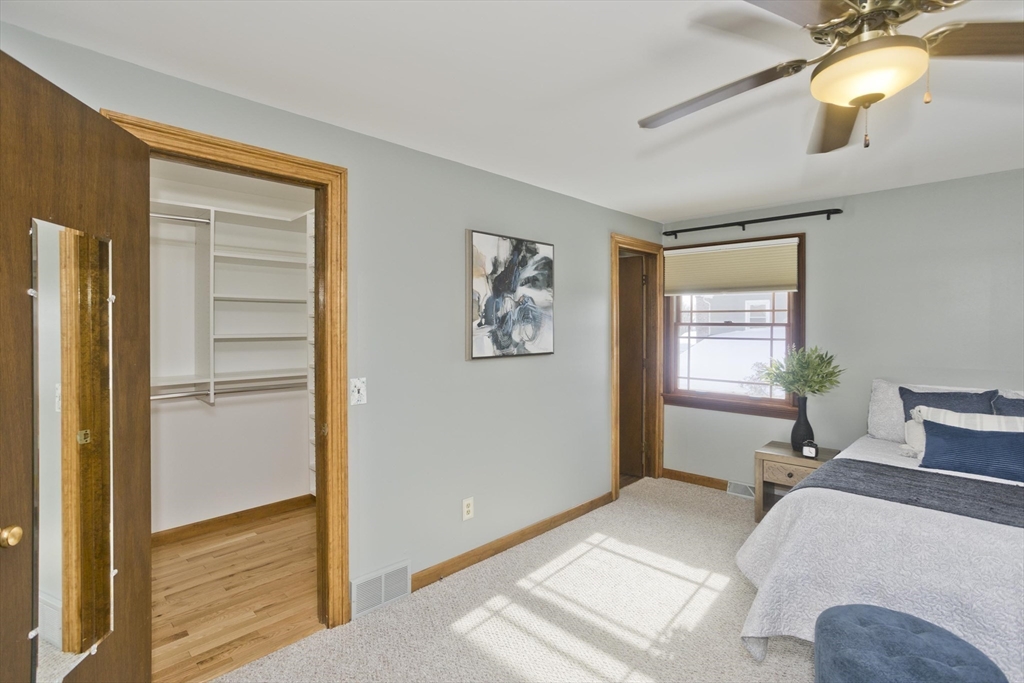 94 Vermont Street Holyoke, MA 01040 - Photo 25 of 40