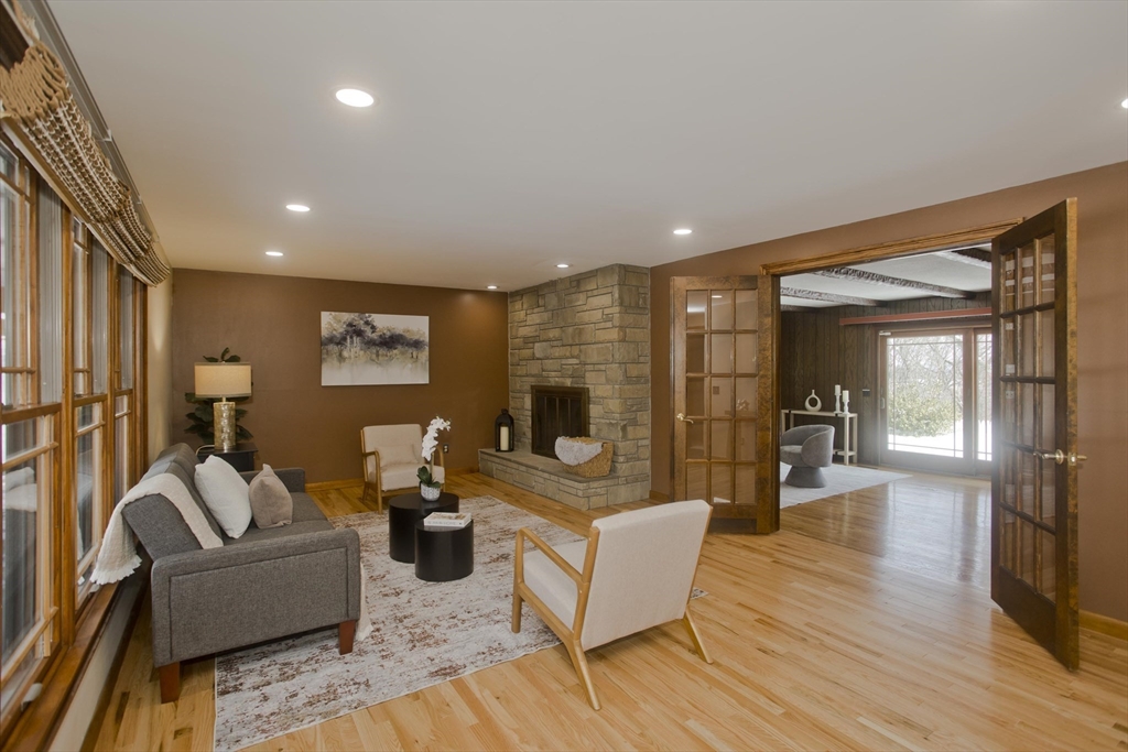 94 Vermont Street Holyoke, MA 01040 - Photo 8 of 40