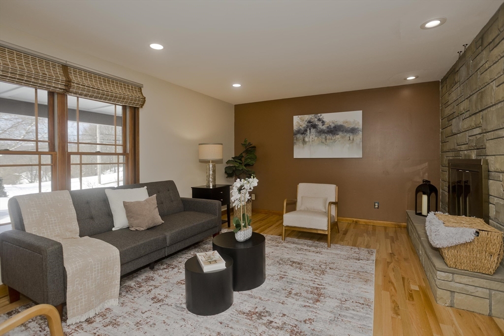 94 Vermont Street Holyoke, MA 01040 - Photo 10 of 40