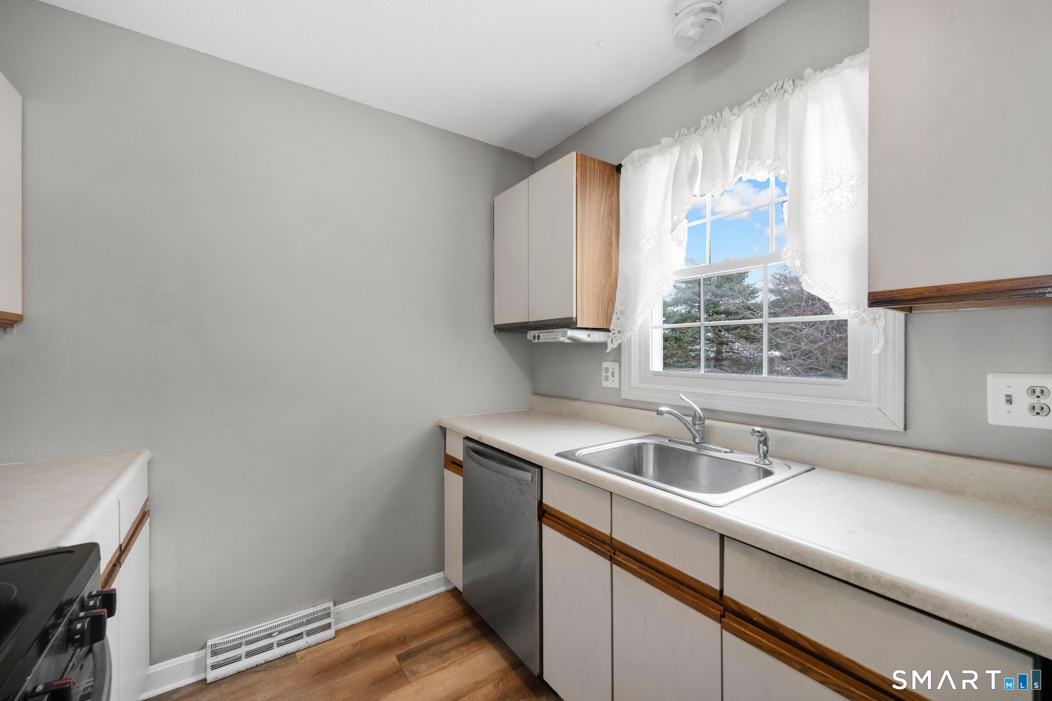 5 The Hamlet, Unit D Enfield, CT 06082 - Photo 6 of 30