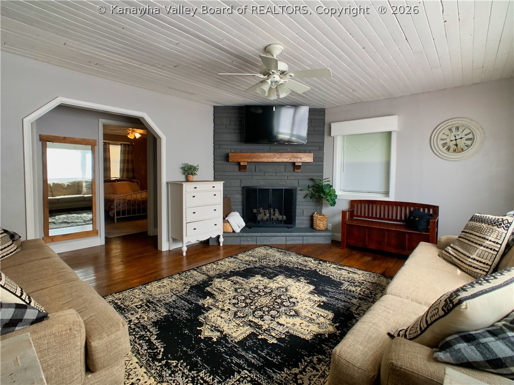 5043 Elk River Road South Elkview, WV 25071 - Photo 17 of 45 Gallery Image 17