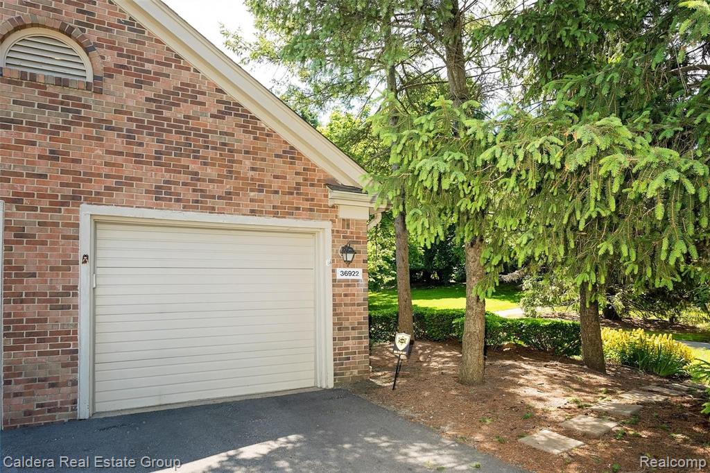 36922 Ridgedale Court Farmington Hills, MI 48331 - Photo 39 of 44