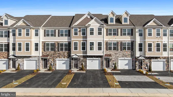 $457,400 | 106 Potomac Court, Prince Frederick, MD 20678