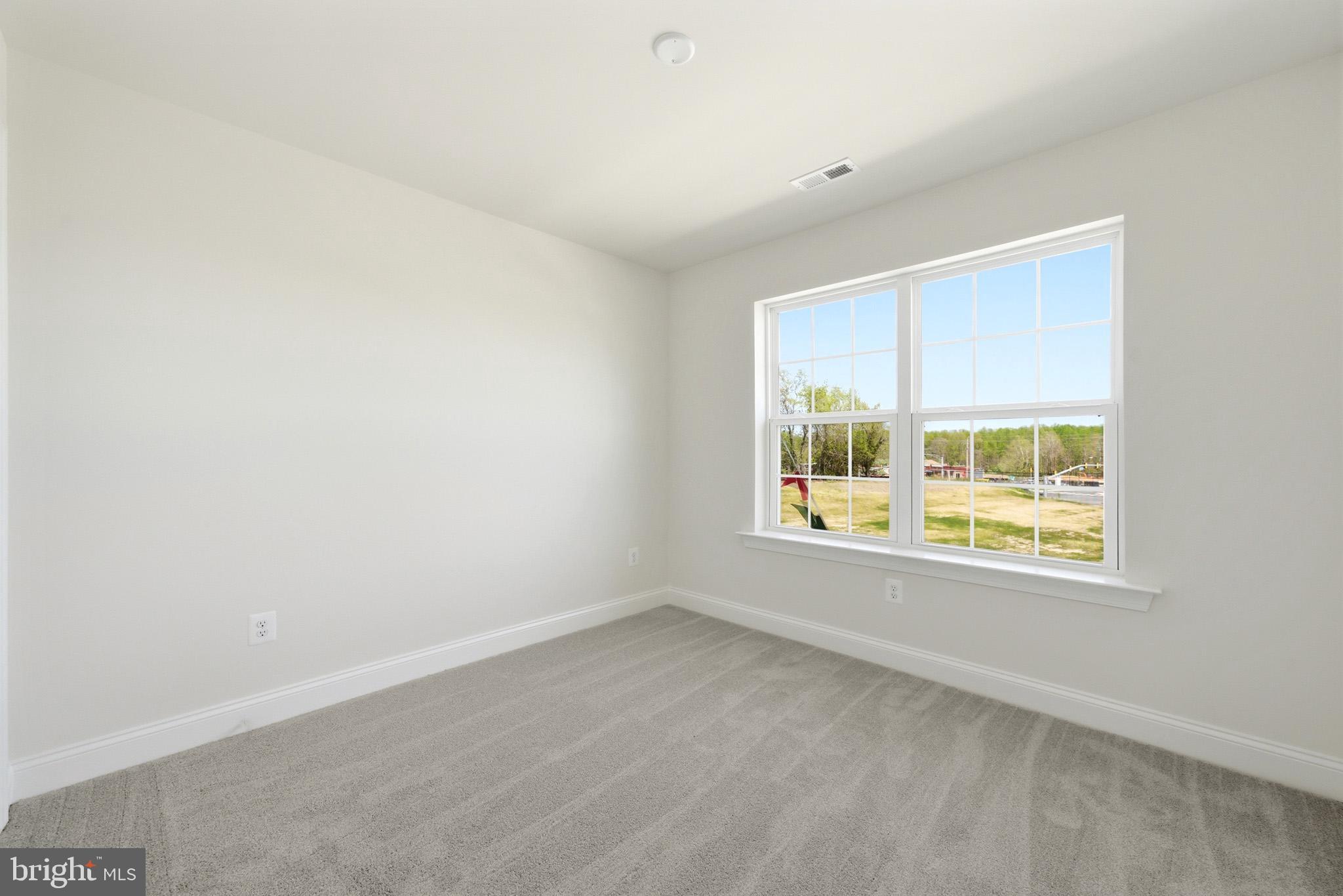 106 Potomac Court Prince Frederick, MD 20678 - Photo 33 of 47 an empty room with a window