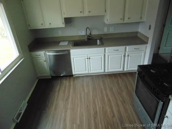 $171,000 | 211 Lawn Court, New Albany, IN 47150