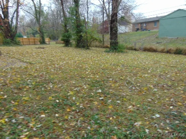 $190,000 | 211 Lawn Court, New Albany, IN 47150