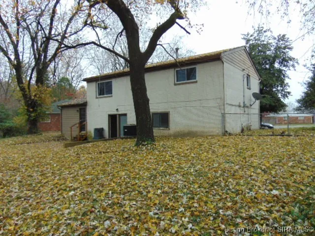 $190,000 | 211 Lawn Court, New Albany, IN 47150