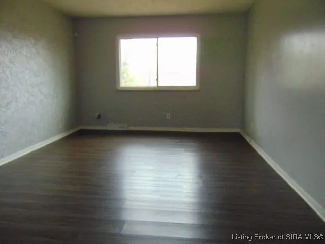 $190,000 | 211 Lawn Court, New Albany, IN 47150