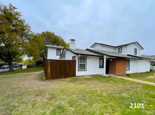 $775,000 | 2101 Knoll Crest Drive, Unit 2101 2103 2105 2107, Arlington, TX 76014